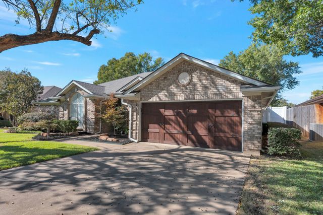 3305 Timber View Circle, Bedford, TX 76021