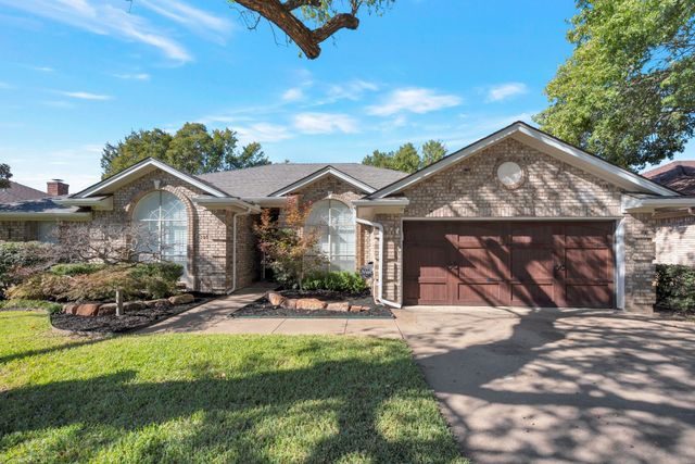 3305 Timber View Circle, Bedford, TX 76021