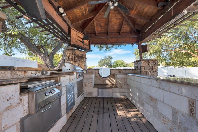 3305 Timber View Circle, Bedford, TX 76021