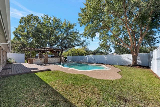 3305 Timber View Circle, Bedford, TX 76021