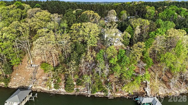 3217 Lake Pointe Drive, Belmont, NC 28173