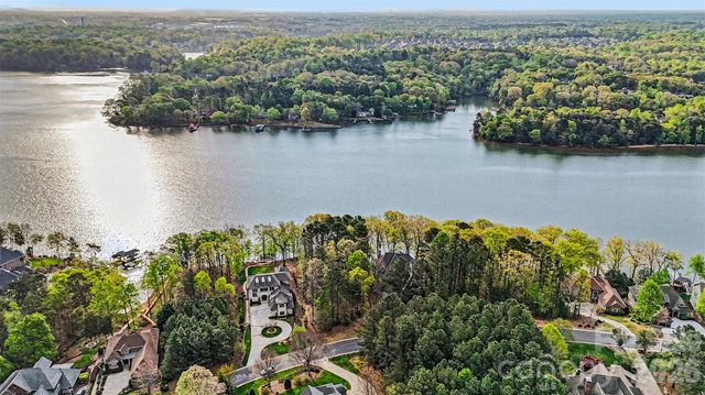 3217 Lake Pointe Drive, Belmont, NC 28173
