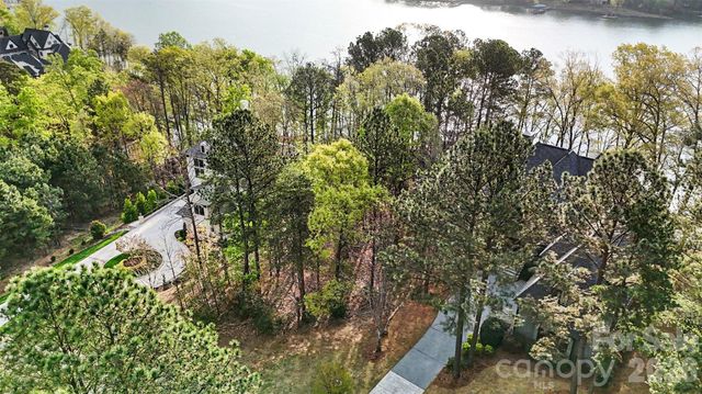 3217 Lake Pointe Drive, Belmont, NC 28173
