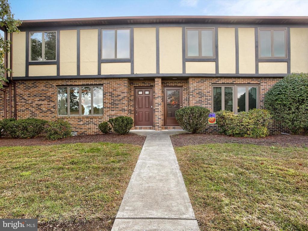 3877 N SARAYO CIR, Harrisburg, PA 17110