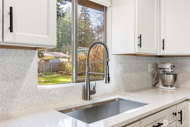 28915 229th Place SE, Black Diamond, WA 98010