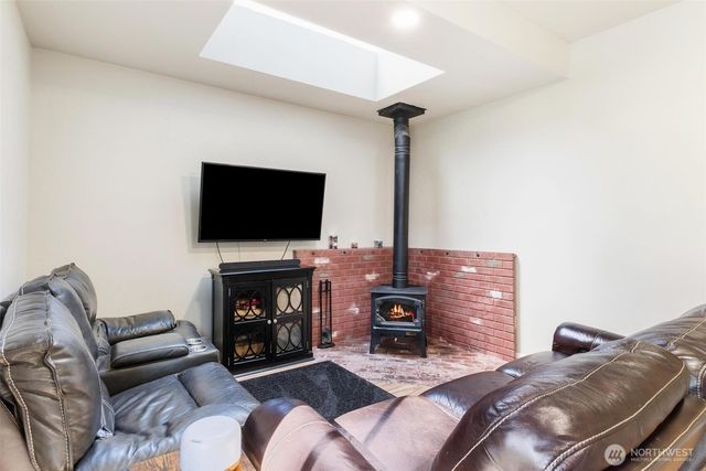 28915 229th Place SE, Black Diamond, WA 98010