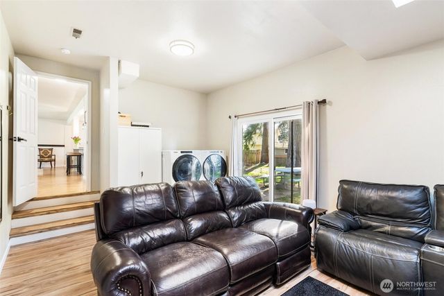 28915 229th Place SE, Black Diamond, WA 98010