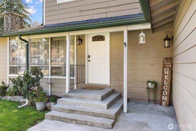 28915 229th Place SE, Black Diamond, WA 98010