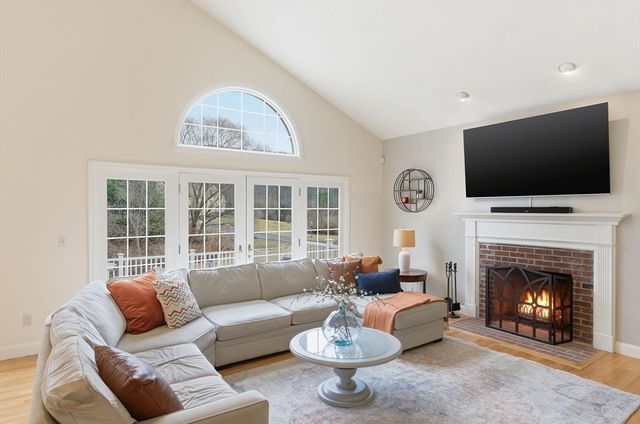 34 Magnolia Lane, Grafton, MA 01536