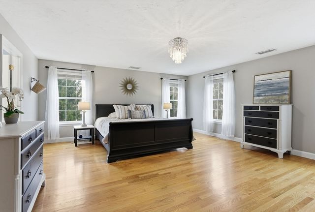 34 Magnolia Lane, Grafton, MA 01536