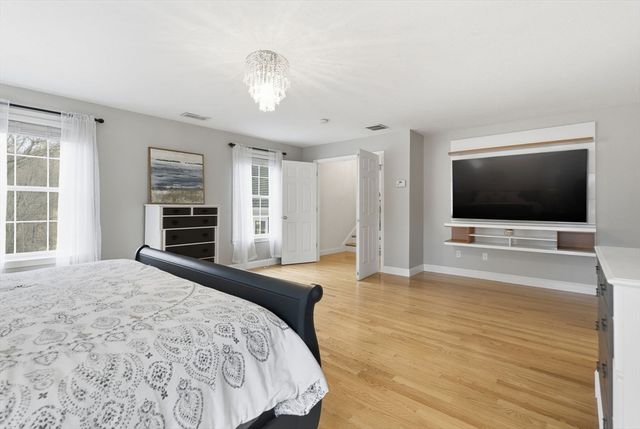 34 Magnolia Lane, Grafton, MA 01536