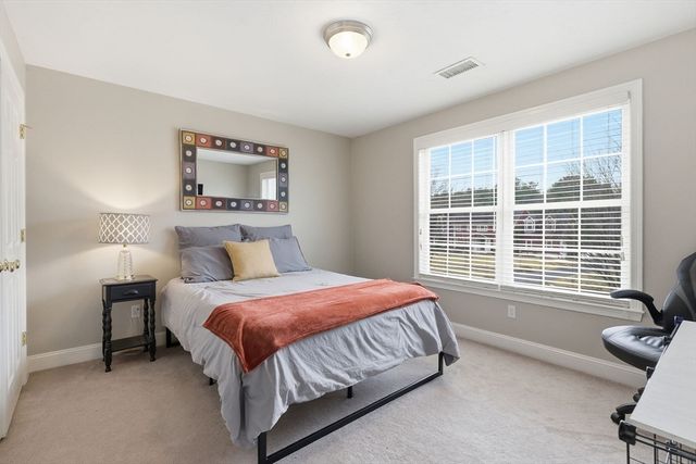 34 Magnolia Lane, Grafton, MA 01536