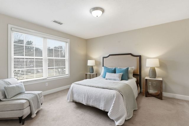 34 Magnolia Lane, Grafton, MA 01536