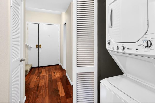 22330 Homestead Road 214, Cupertino, CA 95014