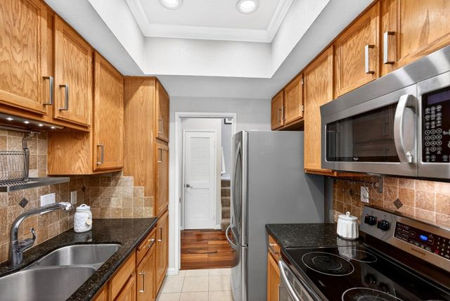 22330 Homestead Road 214, Cupertino, CA 95014