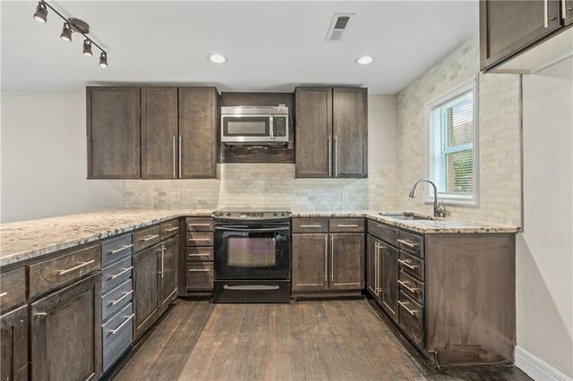 5820 NE 61st Street, Kansas City, MO 64119