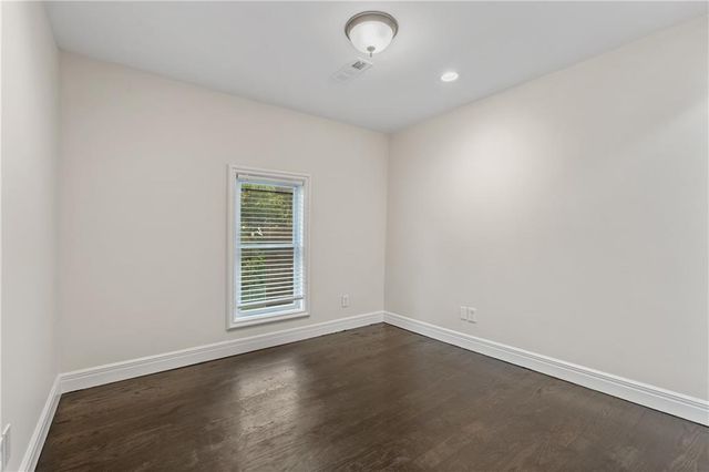 5820 NE 61st Street, Kansas City, MO 64119