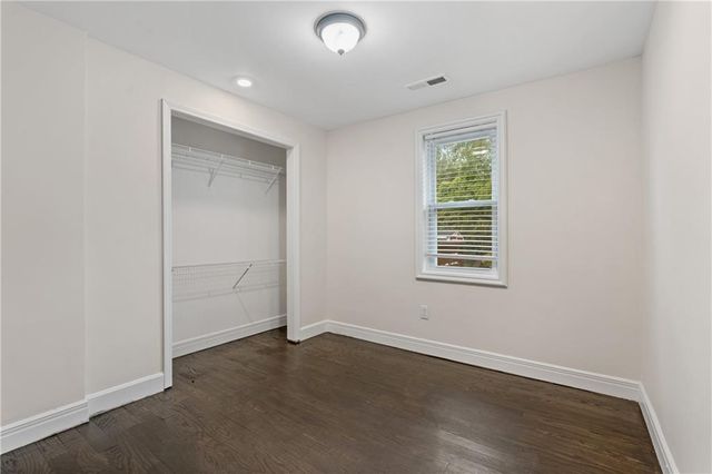 5820 NE 61st Street, Kansas City, MO 64119