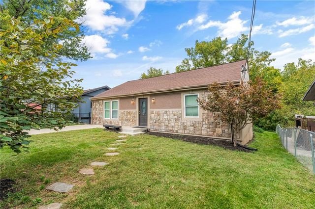 5820 NE 61st Street, Kansas City, MO 64119