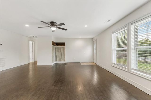 5820 NE 61st Street, Kansas City, MO 64119