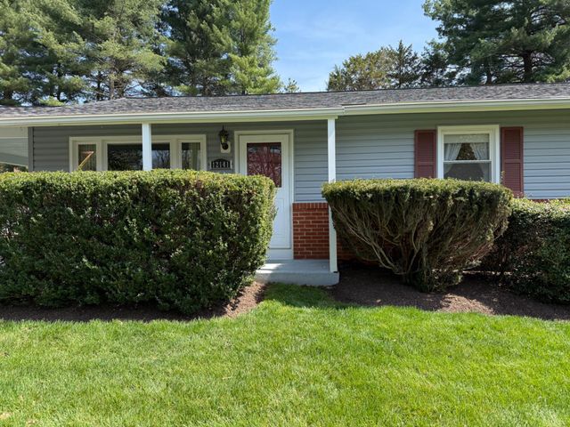 12141 SUFFOLK TER, Gaithersburg, MD 20878