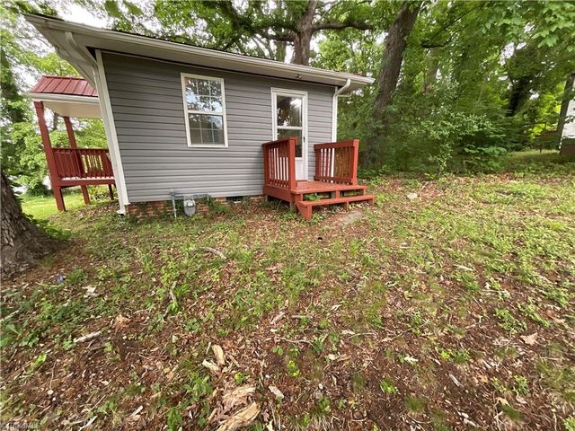 2009 McGuinn Drive, High Point, NC 27265