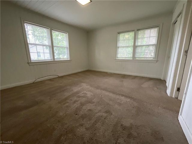 2009 McGuinn Drive, High Point, NC 27265