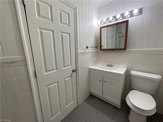 2009 McGuinn Drive, High Point, NC 27265