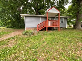 2009 McGuinn Drive, High Point, NC 27265