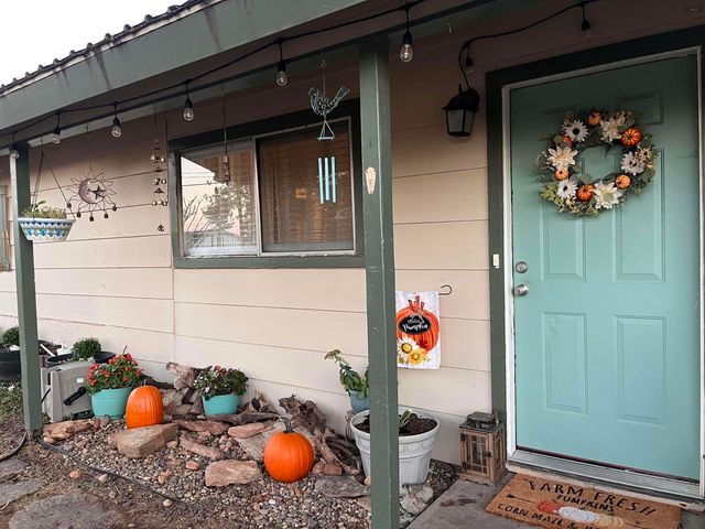 104 E GARDEN STREET, Iowa Park, TX 76367