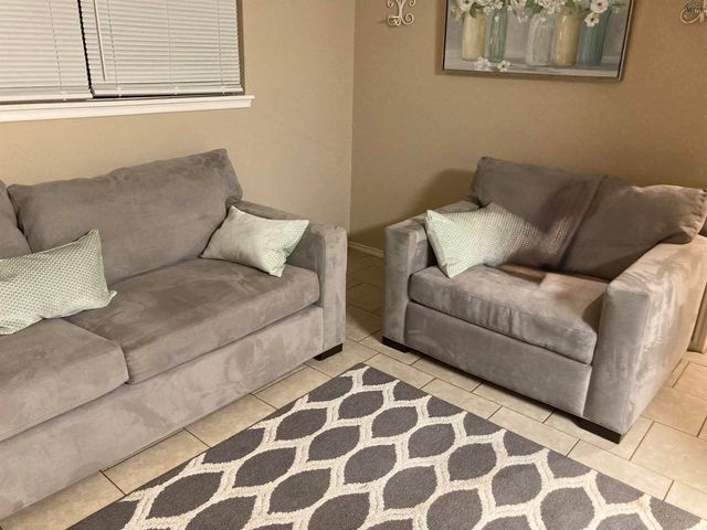 104 E GARDEN STREET, Iowa Park, TX 76367