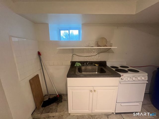 150 Wessels Avenue, Bridgeport, CT 06610