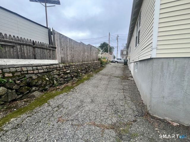 150 Wessels Avenue, Bridgeport, CT 06610