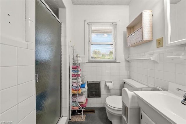 1048 Lindale Drive, Asheboro, NC 27205