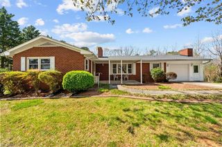 1048 Lindale Drive, Asheboro, NC 27205