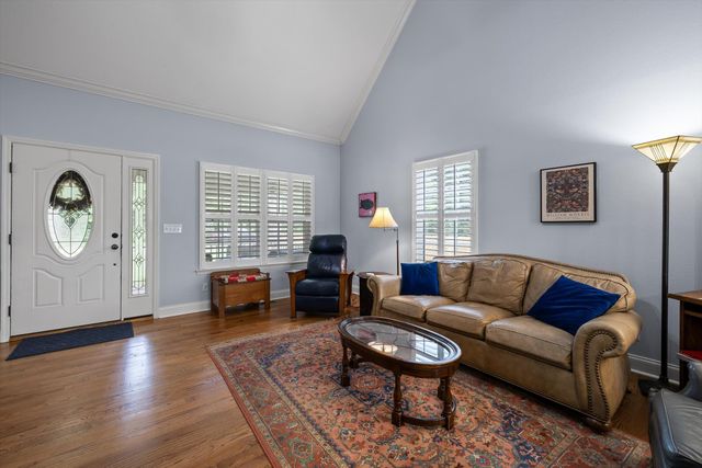 106 Mcclatchy Alley, Chickamauga, GA 30707