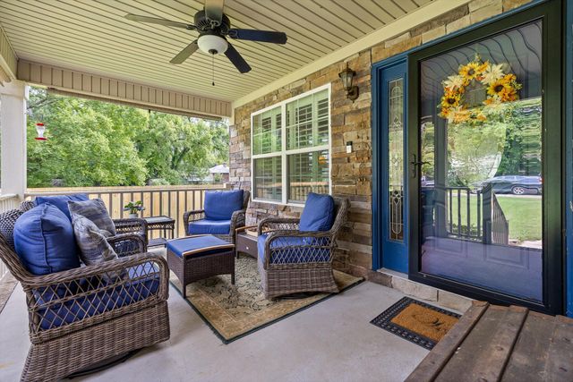 106 Mcclatchy Alley, Chickamauga, GA 30707