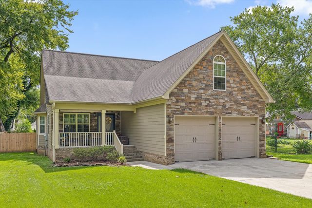 106 Mcclatchy Alley, Chickamauga, GA 30707