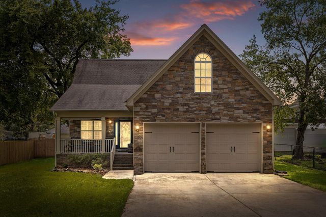 106 Mcclatchy Alley, Chickamauga, GA 30707