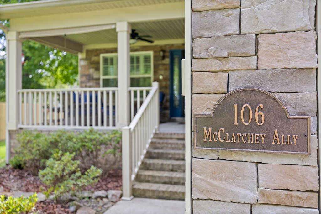 106 Mcclatchy Alley, Chickamauga, GA 30707