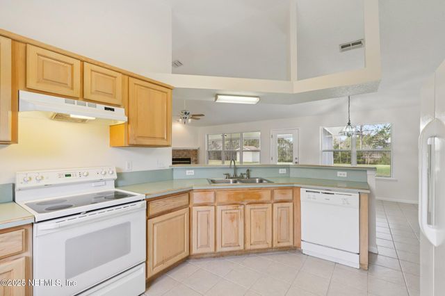 1228 WHIPSTICK Trail, Middleburg, FL 32068