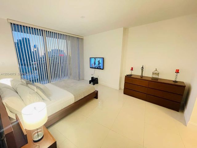 1750 N Bayshore Drive 3010, Miami, FL 33132