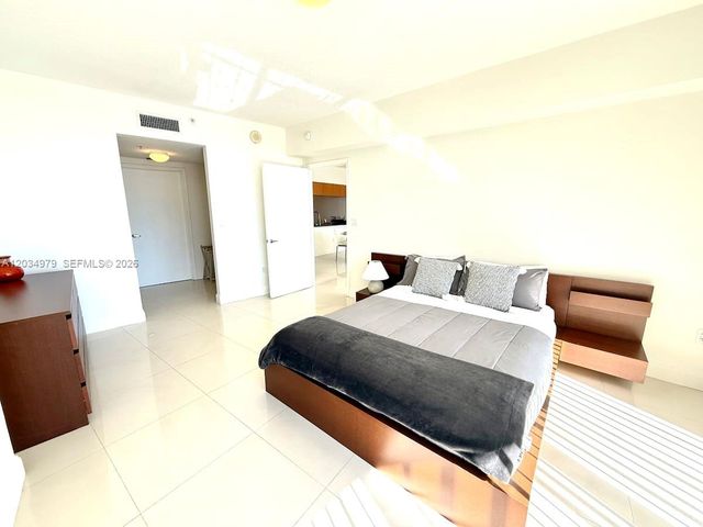 1750 N Bayshore Drive 3010, Miami, FL 33132