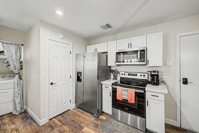 112 E JUNIPER Avenue, Gilbert, AZ 85234