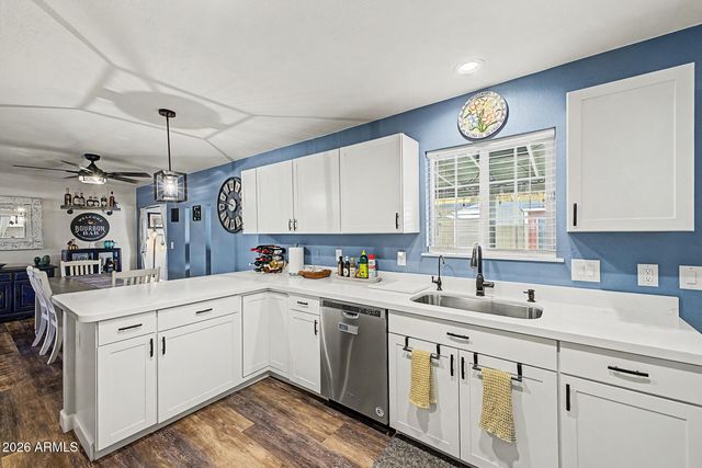 112 E JUNIPER Avenue, Gilbert, AZ 85234