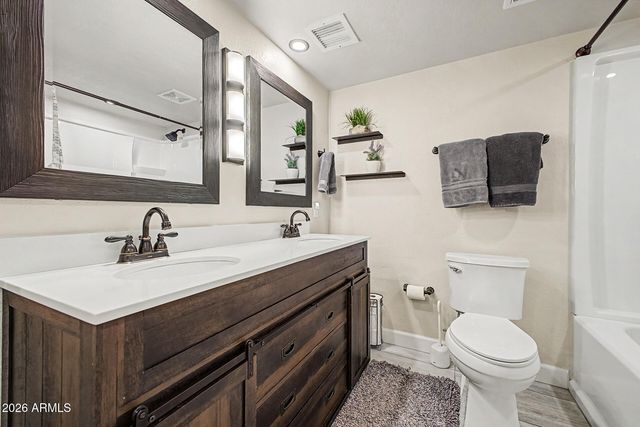 112 E JUNIPER Avenue, Gilbert, AZ 85234