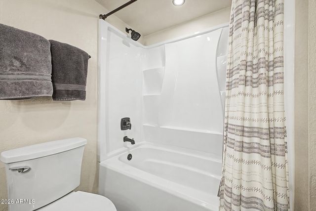 112 E JUNIPER Avenue, Gilbert, AZ 85234