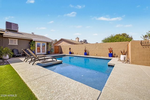 112 E JUNIPER Avenue, Gilbert, AZ 85234