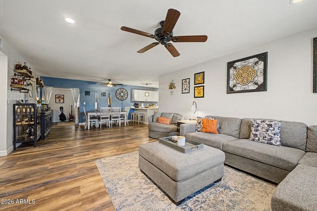112 E JUNIPER Avenue, Gilbert, AZ 85234
