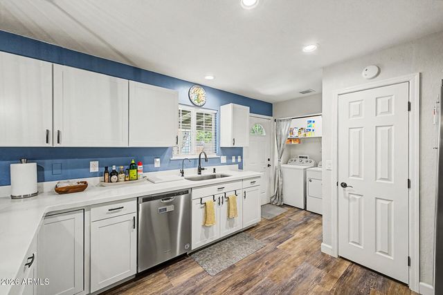 112 E JUNIPER Avenue, Gilbert, AZ 85234